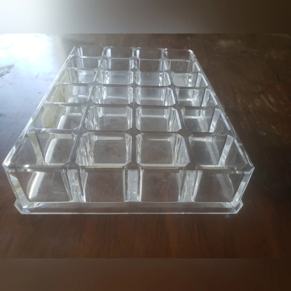 Bingo Acryllic Lip Product organizer, clear